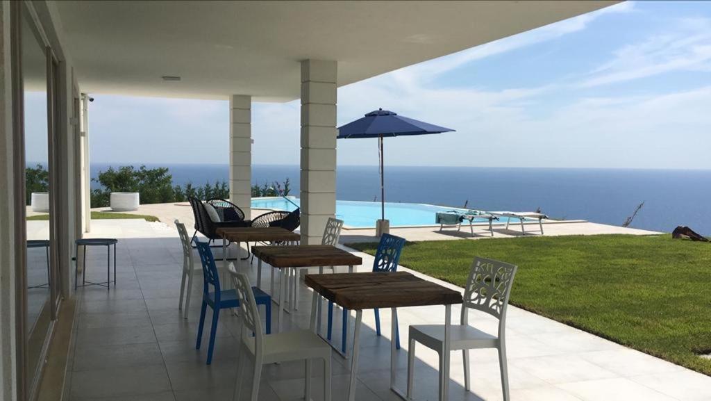 Luxury Villa Blue&Blanc Piscina A Sfioro Isola Diamante Exterior photo